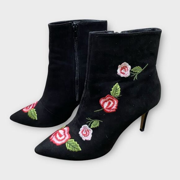 Betsey Johnson Estelle Black/Pink Rose Embroidered Fabric Pointed Ankle Boot 8.5 - Picture 2 of 6